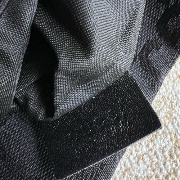 Gucci Draw String pouch second hand - Picture 8 of 13